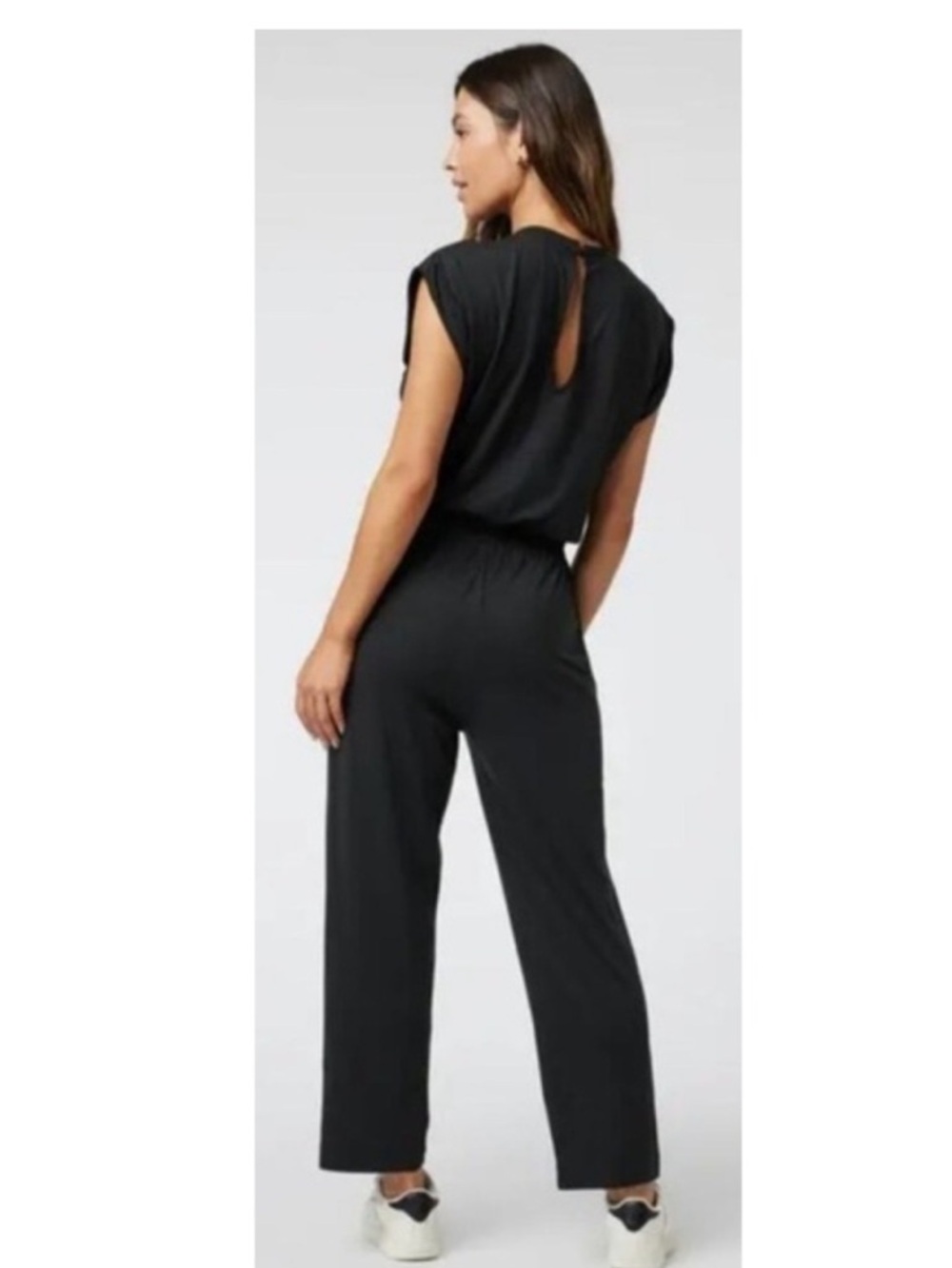 Vuori Women's Short Sleeve Lux Crew Neck Jumpsuit in Black Size Small - Picture 2 of 11